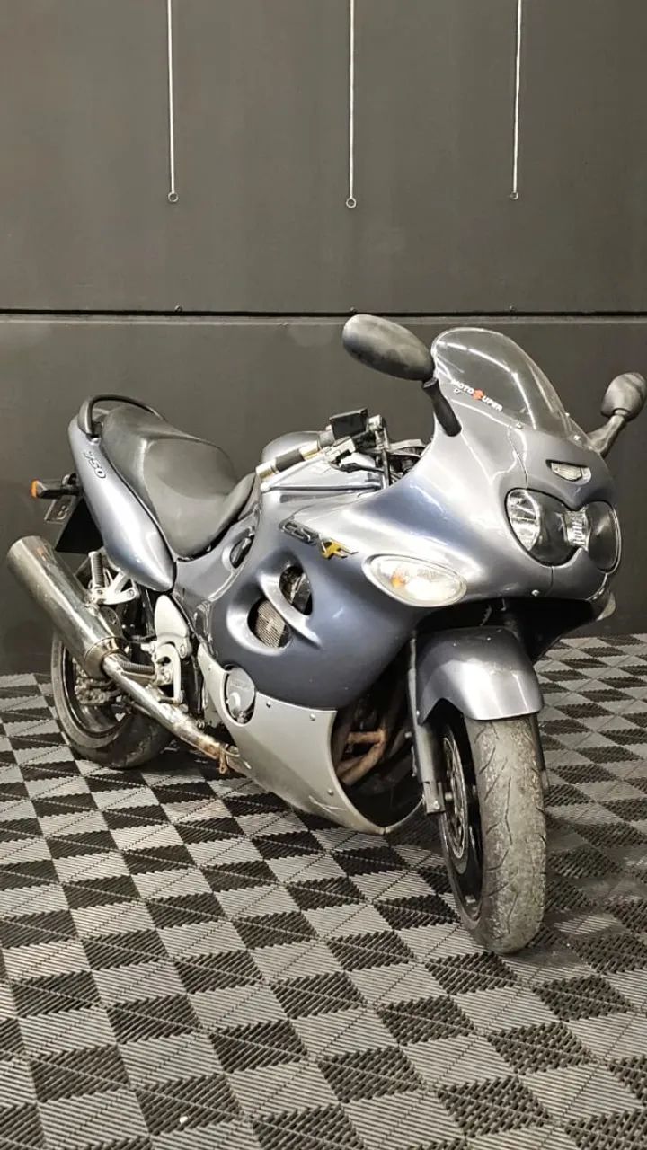 Suzuki GSX 750F 2006 - Foto 4