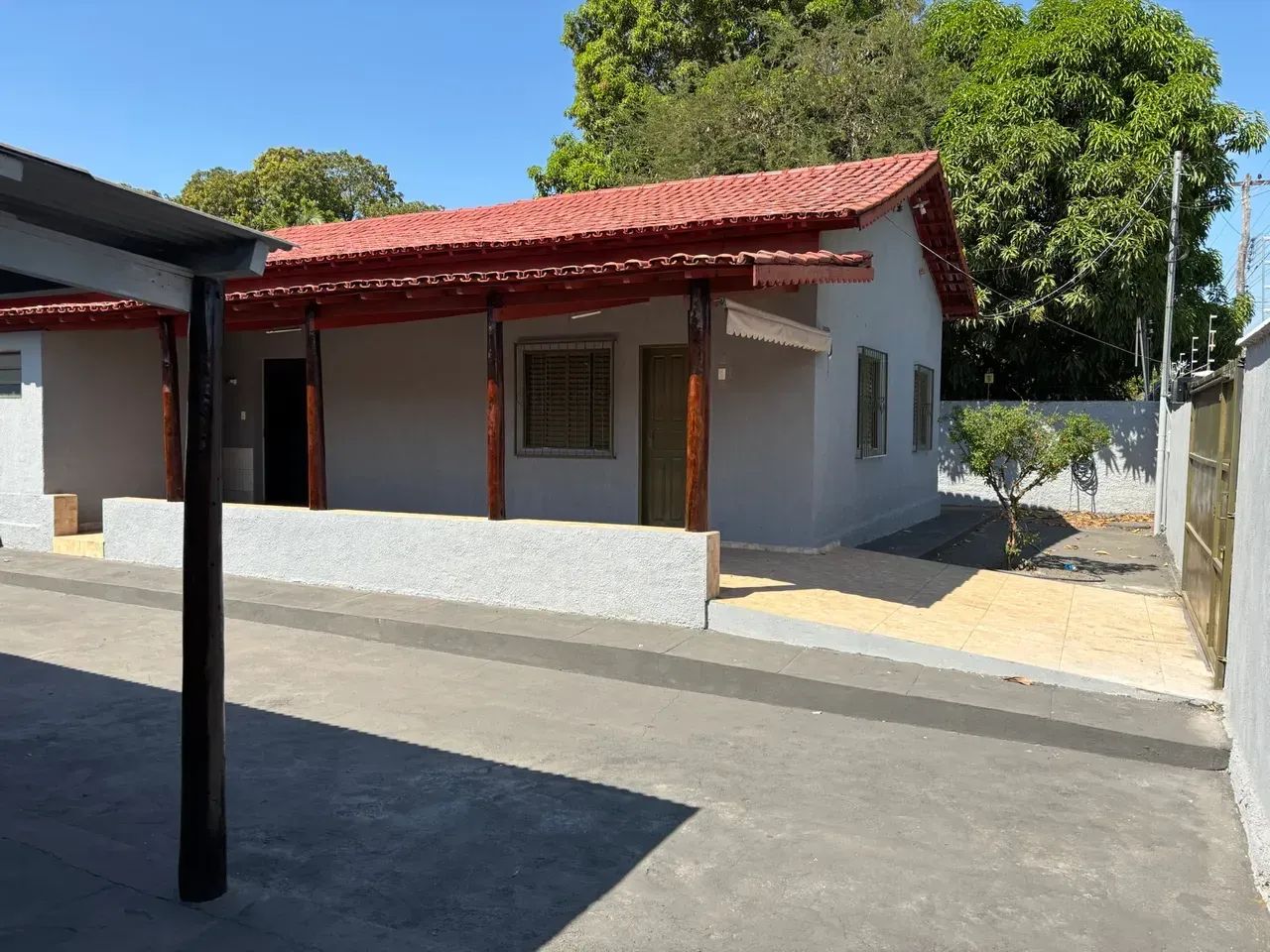 CASA EM ARUANÃ-GO / 03 QTS - Lote: 454m2 - Foto 2