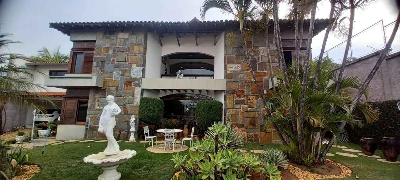 CASA NO BANDEIRANTES