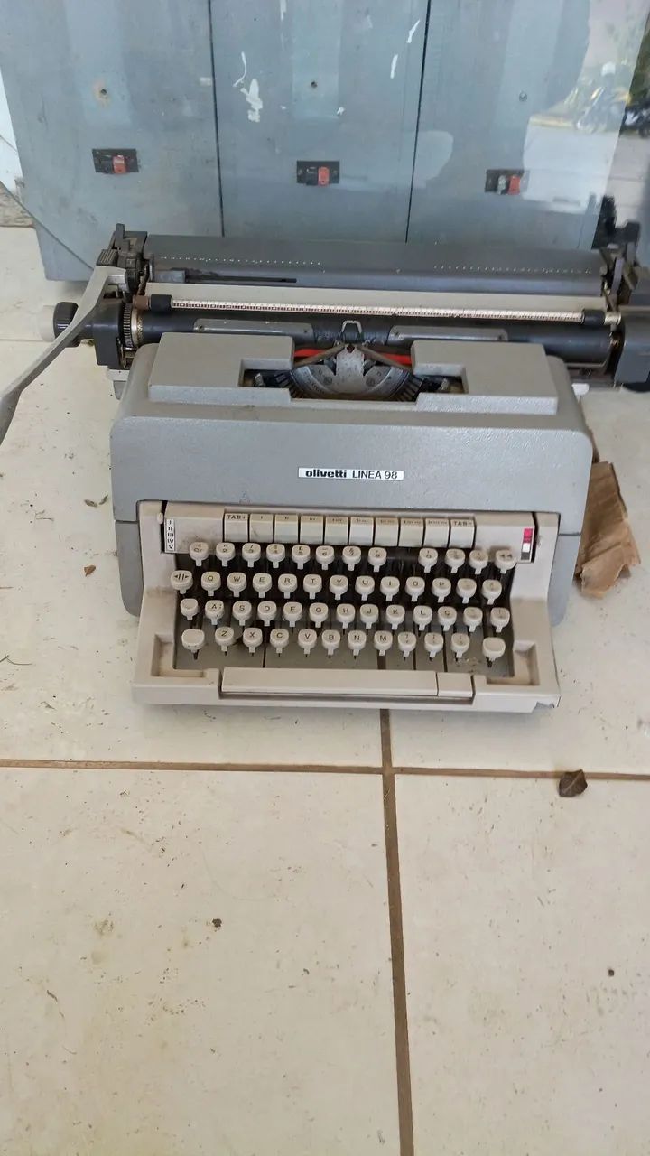Máquina de escrever antiga 