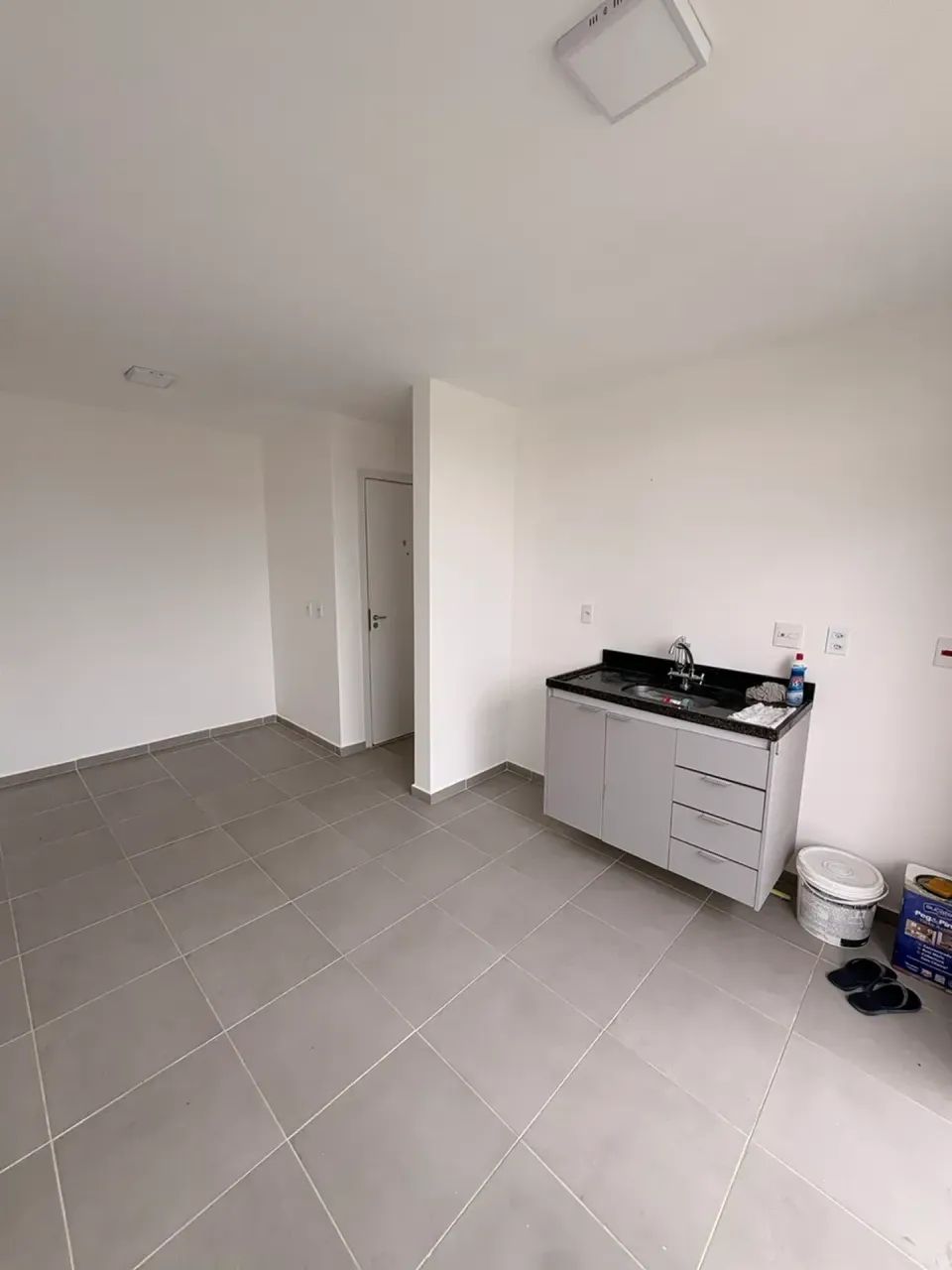 Quarto e sala c/varanda - Americas 19992