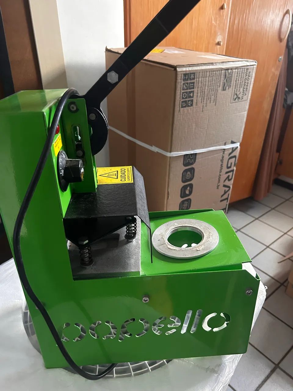 Seladora de copo/ sobremesa 220w com berço 100g  - Foto 3