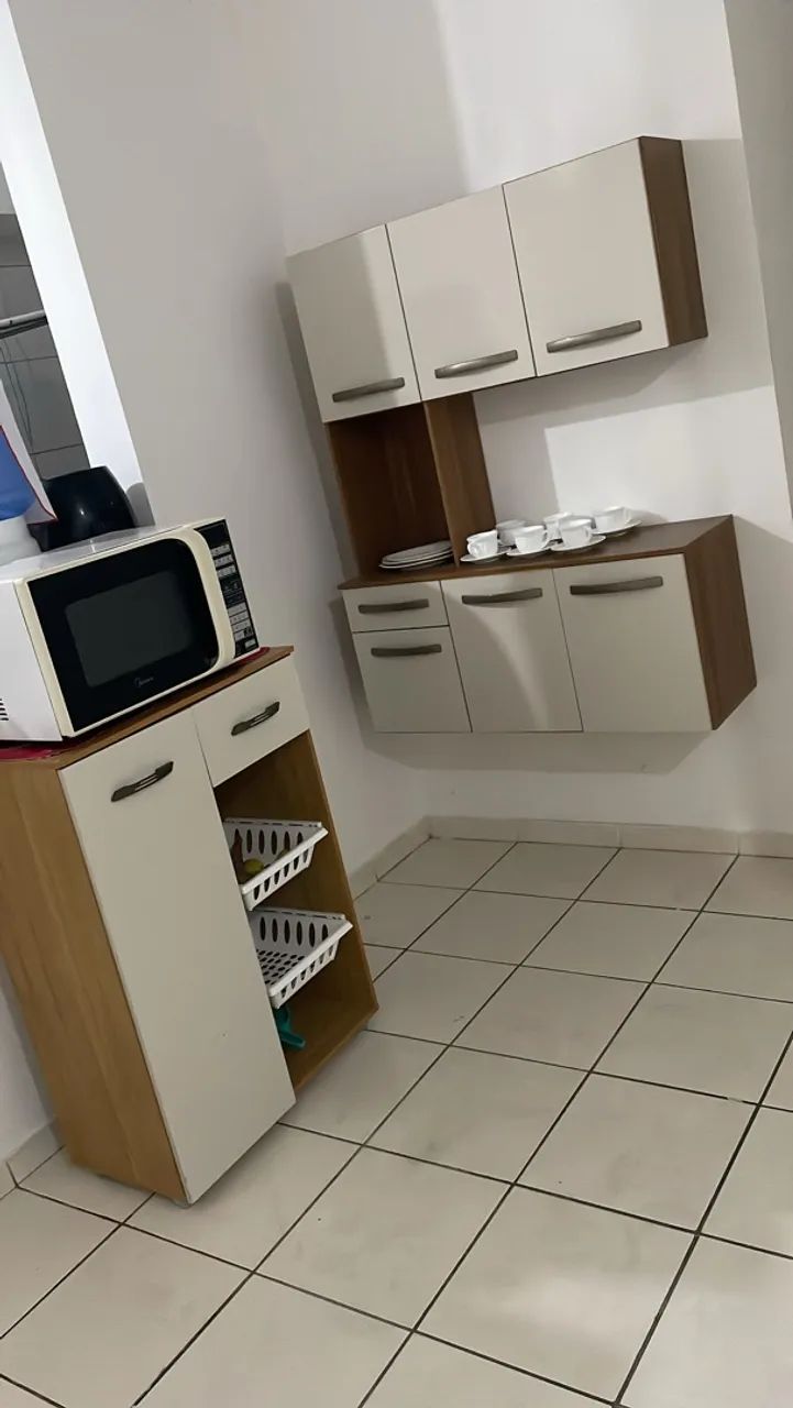Mesa e armário  - Foto 4