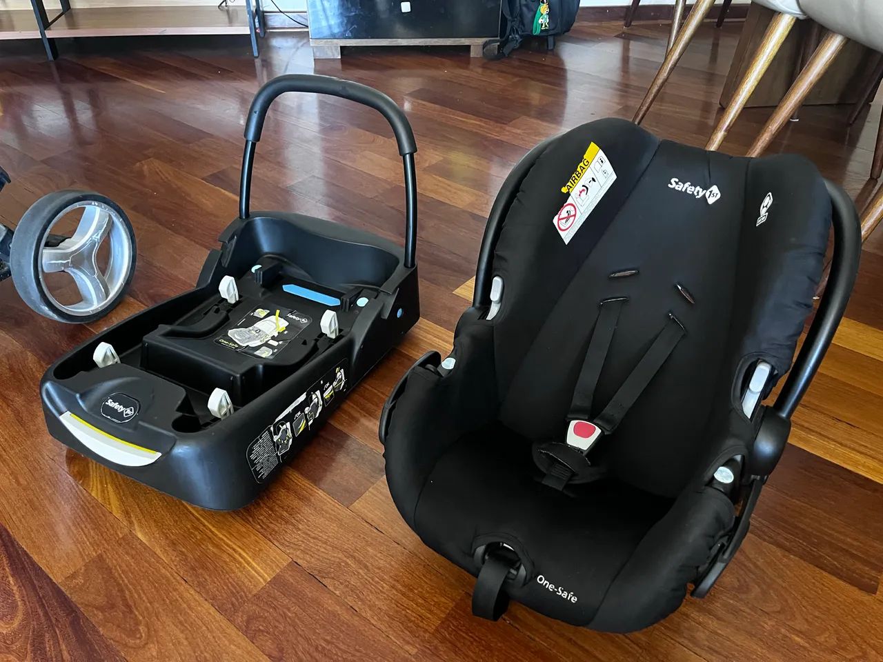 Carrinho de bebê com bebê conforto - Foto 4