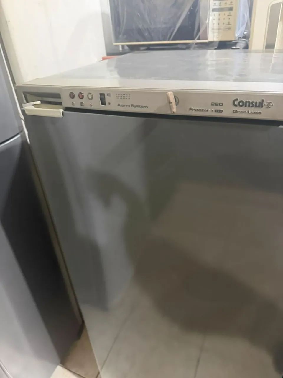Freezer Consul com chave trava porta - Foto 3