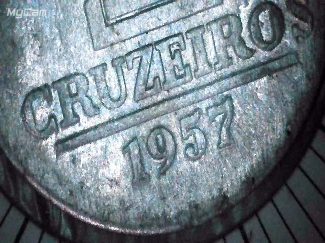 Moeda De 2 Cruzeiros de alumínio 1957 Com Inclinação 30 Graus A Esqd. - Foto 3