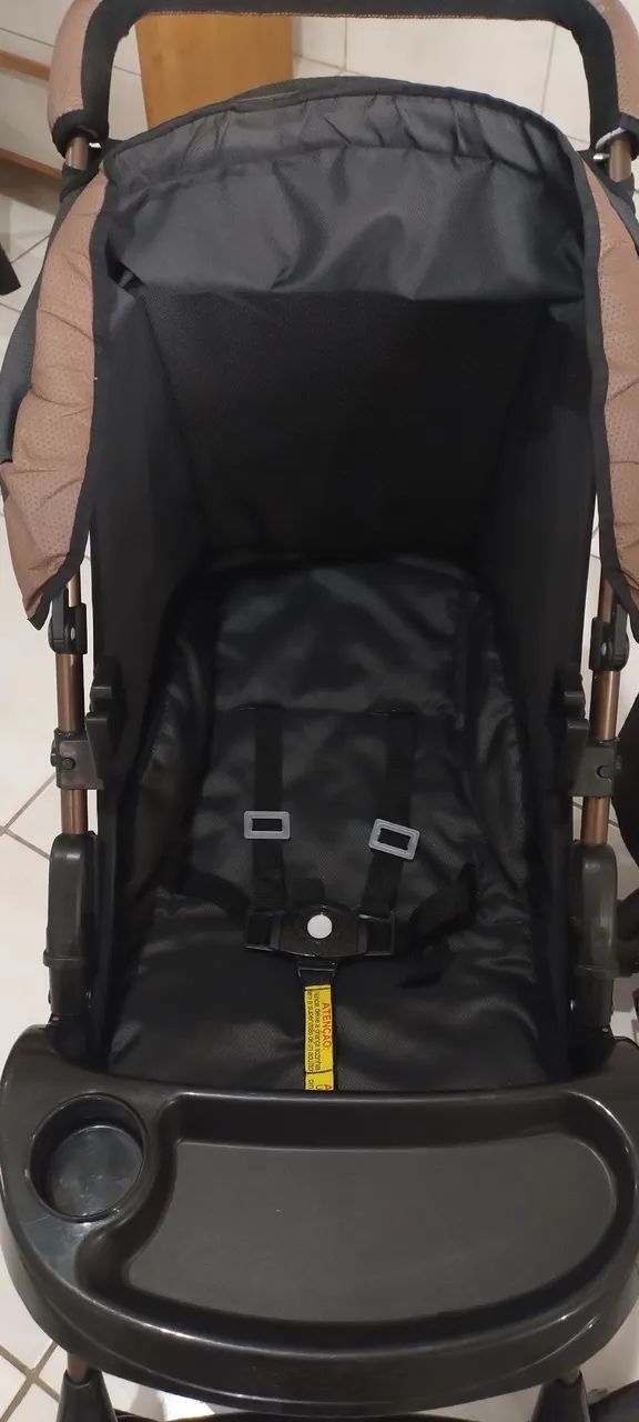 Carrinho de bebê com bebê conforto  - Foto 2