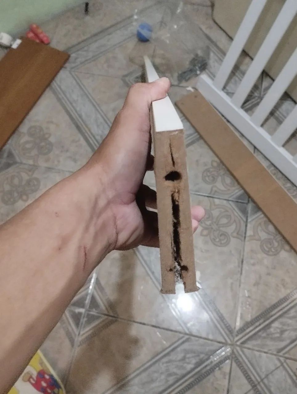 Só venda berço S/colchão tem uma pequena rachadura em uma das tábuas mais não interfere  - Foto 2