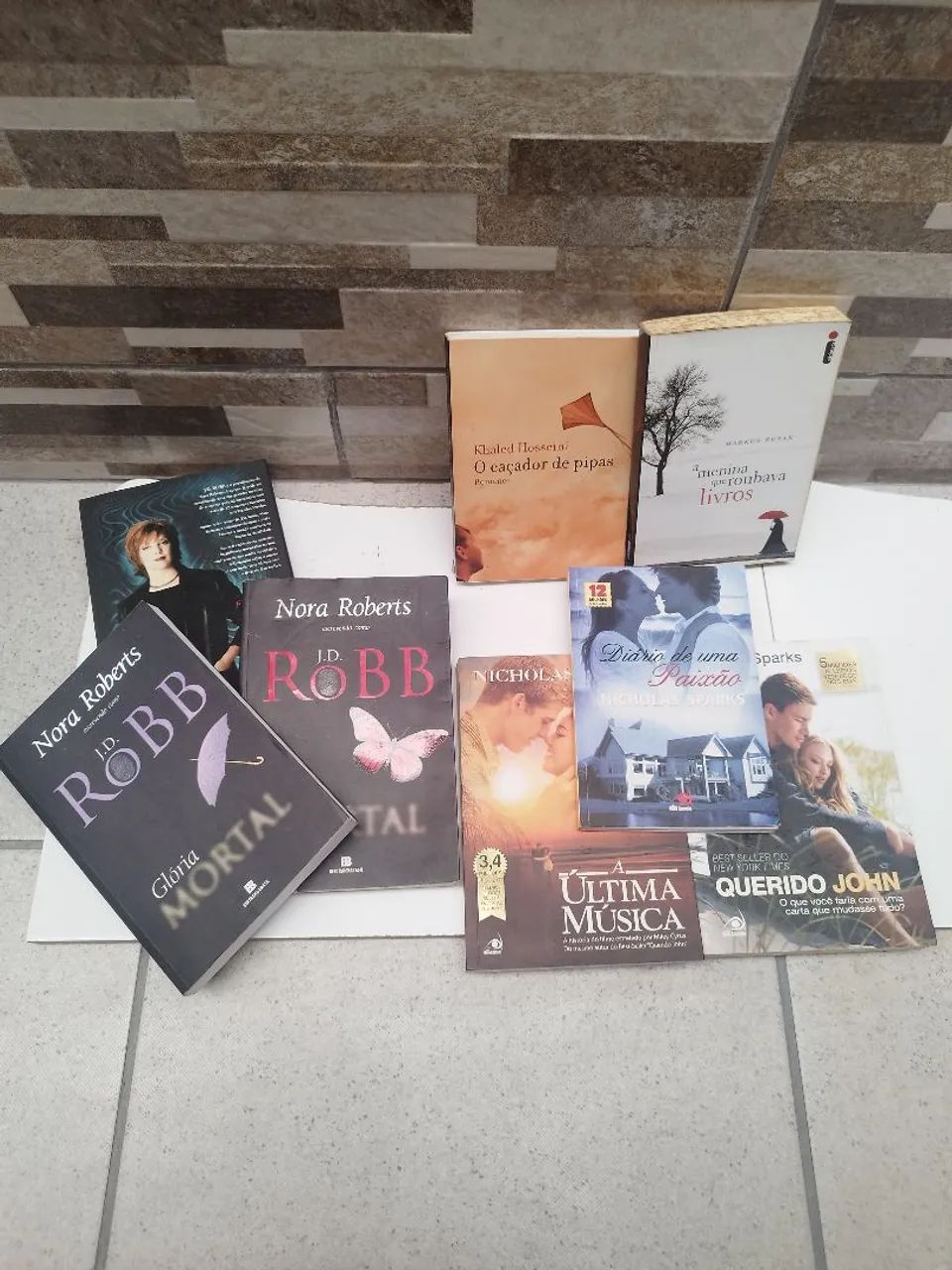 Livros de Romance e Drama - Foto 2