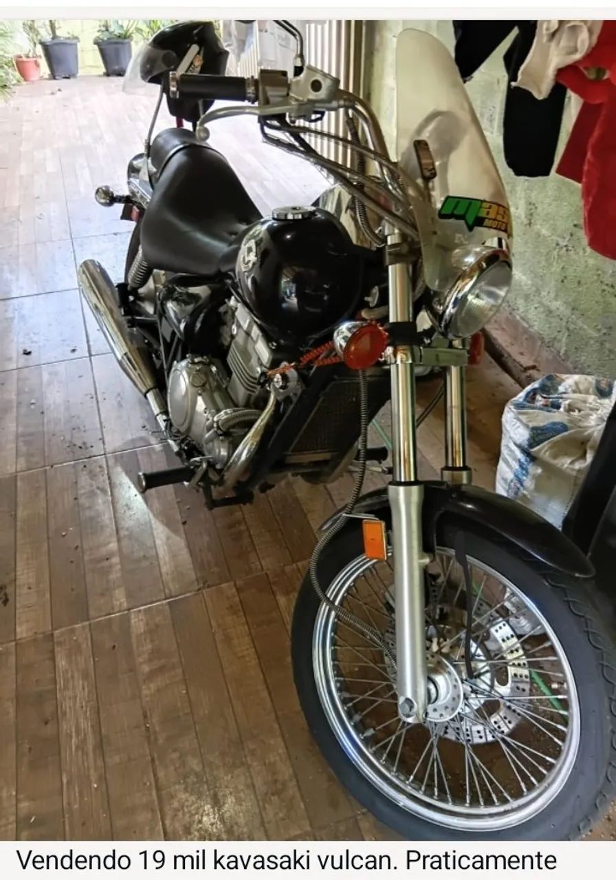 Moto praticamente nova 