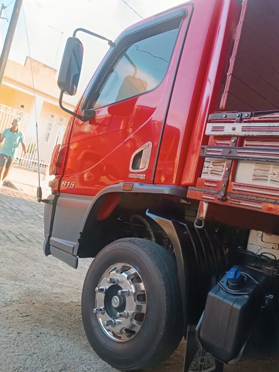 Vende-se Caminhão Accelo 815  - Foto 3