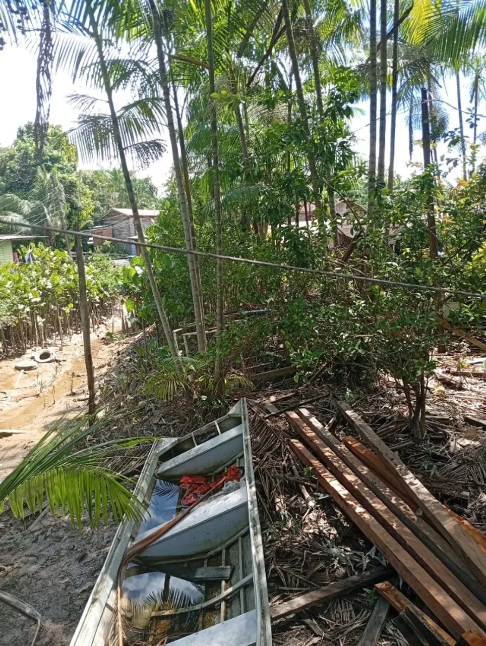 Vende-se um Terreno com duas casa  - Foto 3