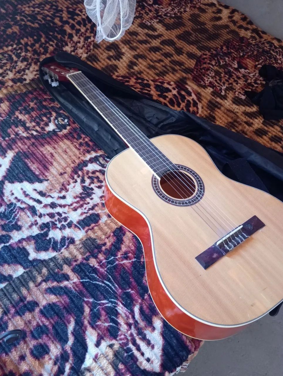 Violão nylon + capa de trasporte+ alça de apoio  - Foto 2