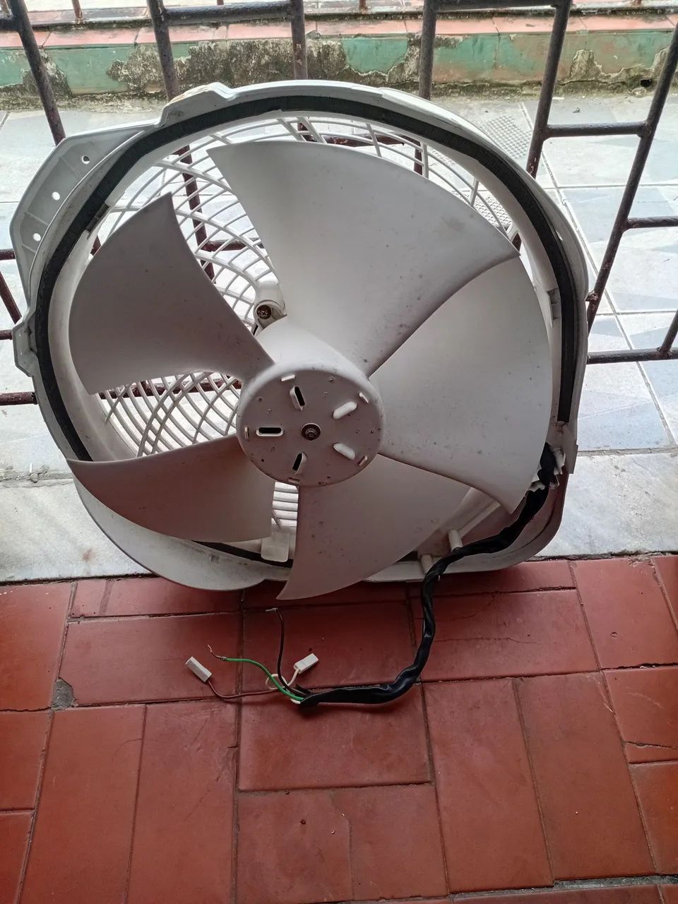 Moto ventilador da condensadora Midea  - Foto 3