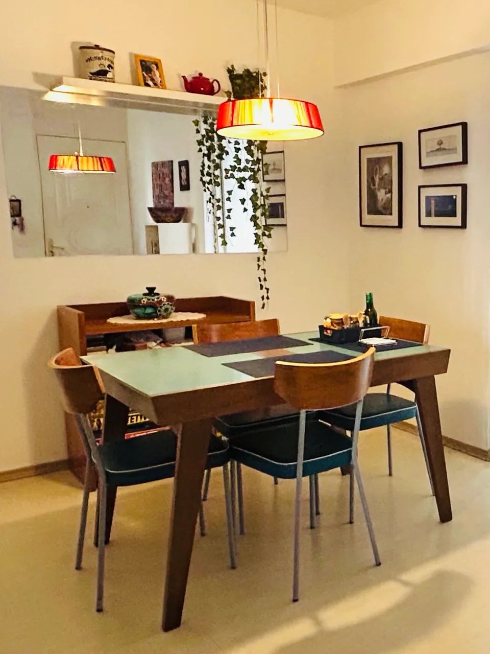 Mesa Madeira Extensível 4 a 6 Lugares + 4 Cadeiras