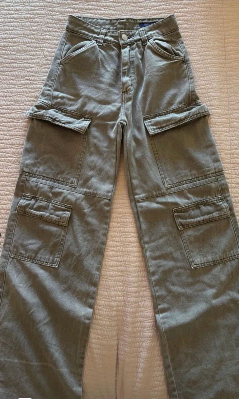 calça wide leg cargo