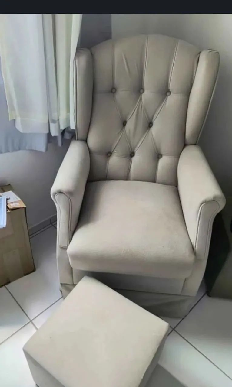 Poltrona de amamentação com balanço 