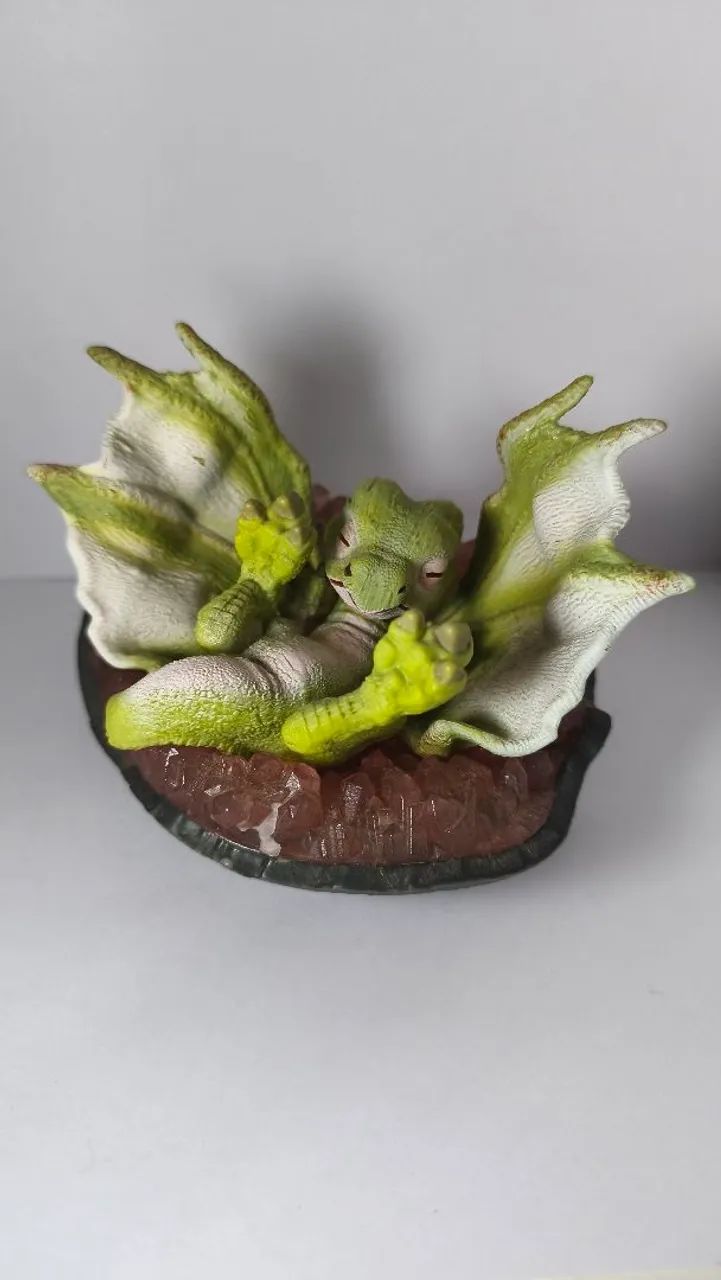 Boneco Dragão Ovo Bebê RARO Schleich marca alemã 