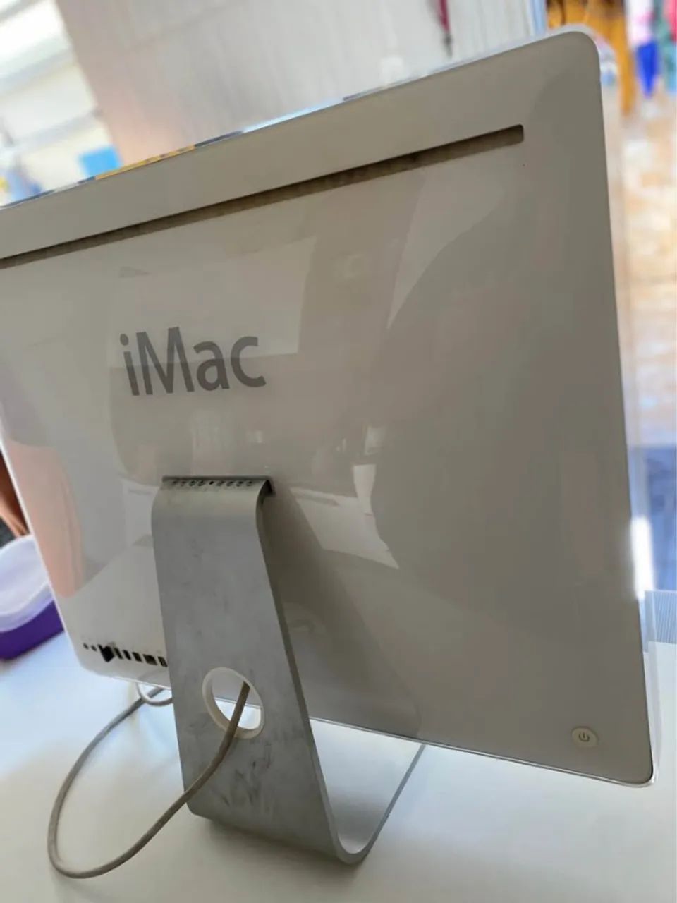 Apple iMac "Core 2 Duo" 2.16 24" Specs Identifiers: Late 2006  - Foto 2