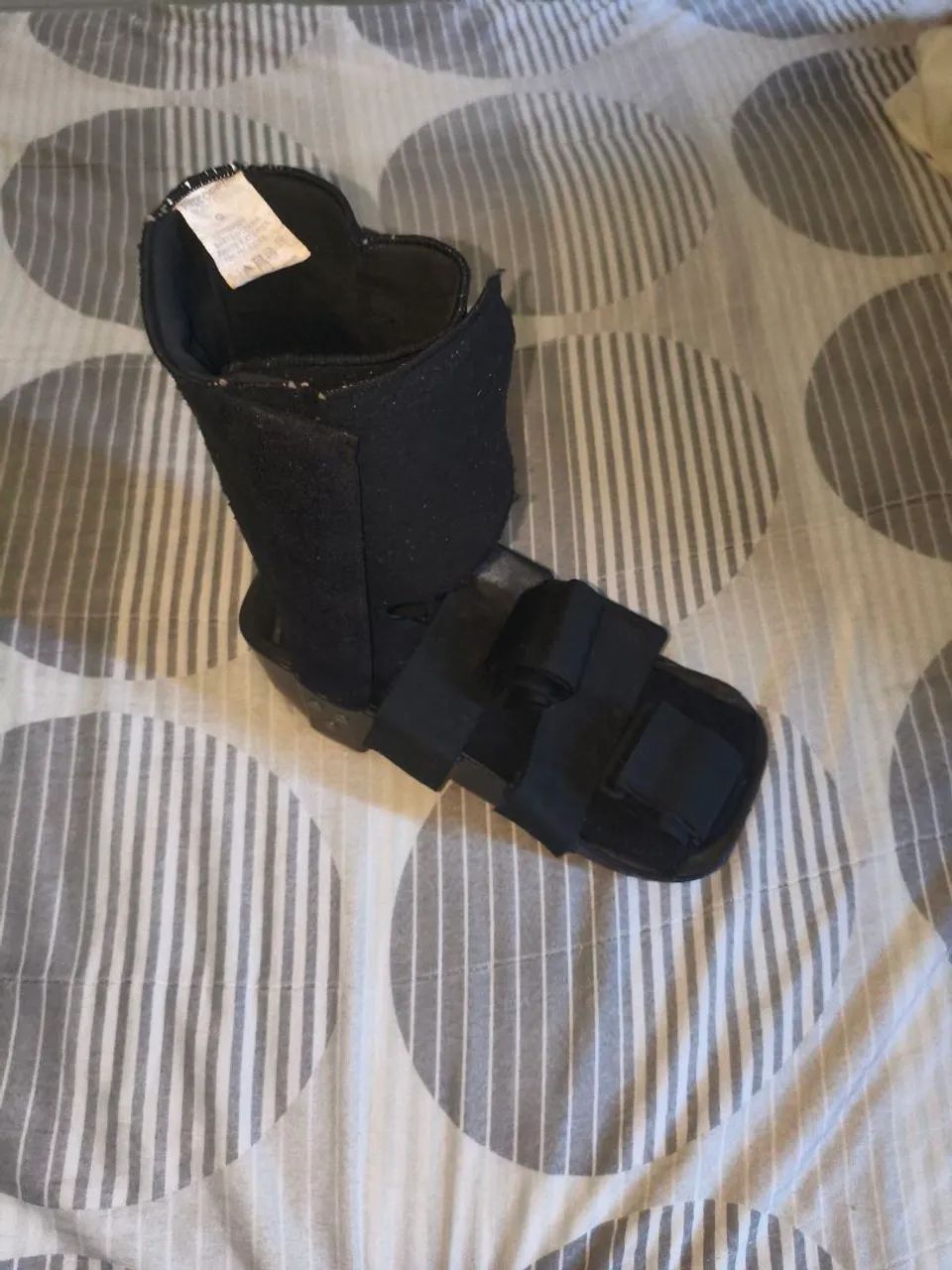 Bota ortopédica semi nova 
