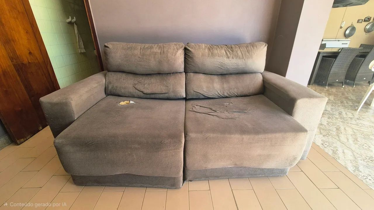 Sofá para doação. 