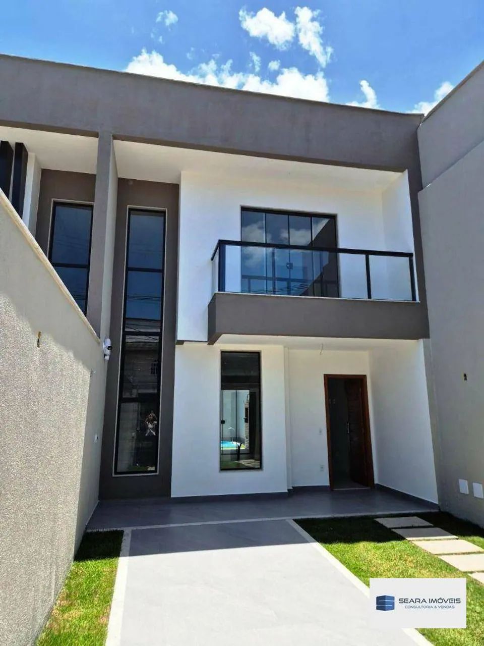 Casa duplex, 3 quartos, suíte, bairro Cocal, piscina e churrasqueira