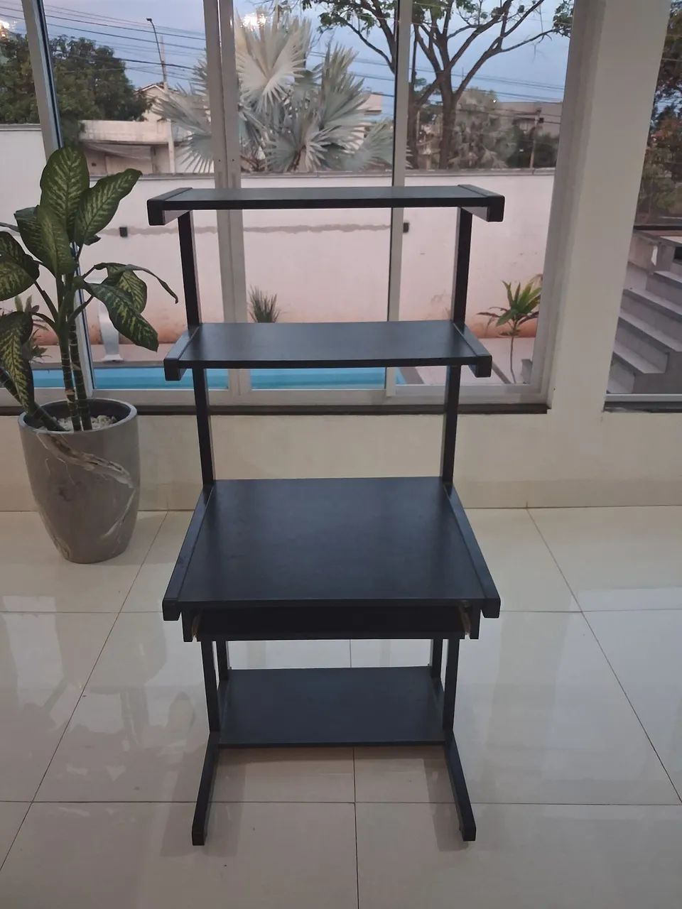 Mesa Compacta e Muito Resistente