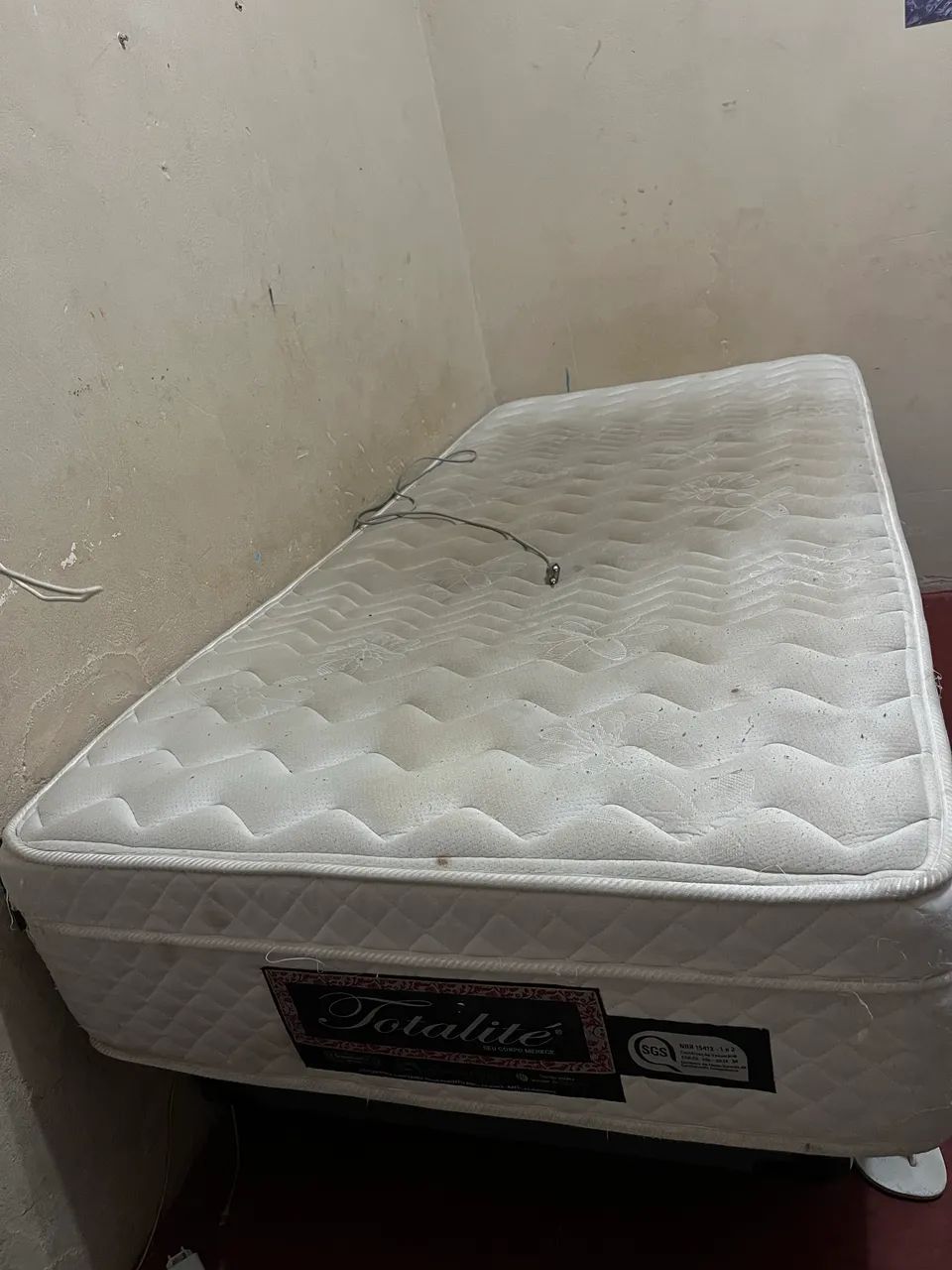 Cama de solteiro mais colchão