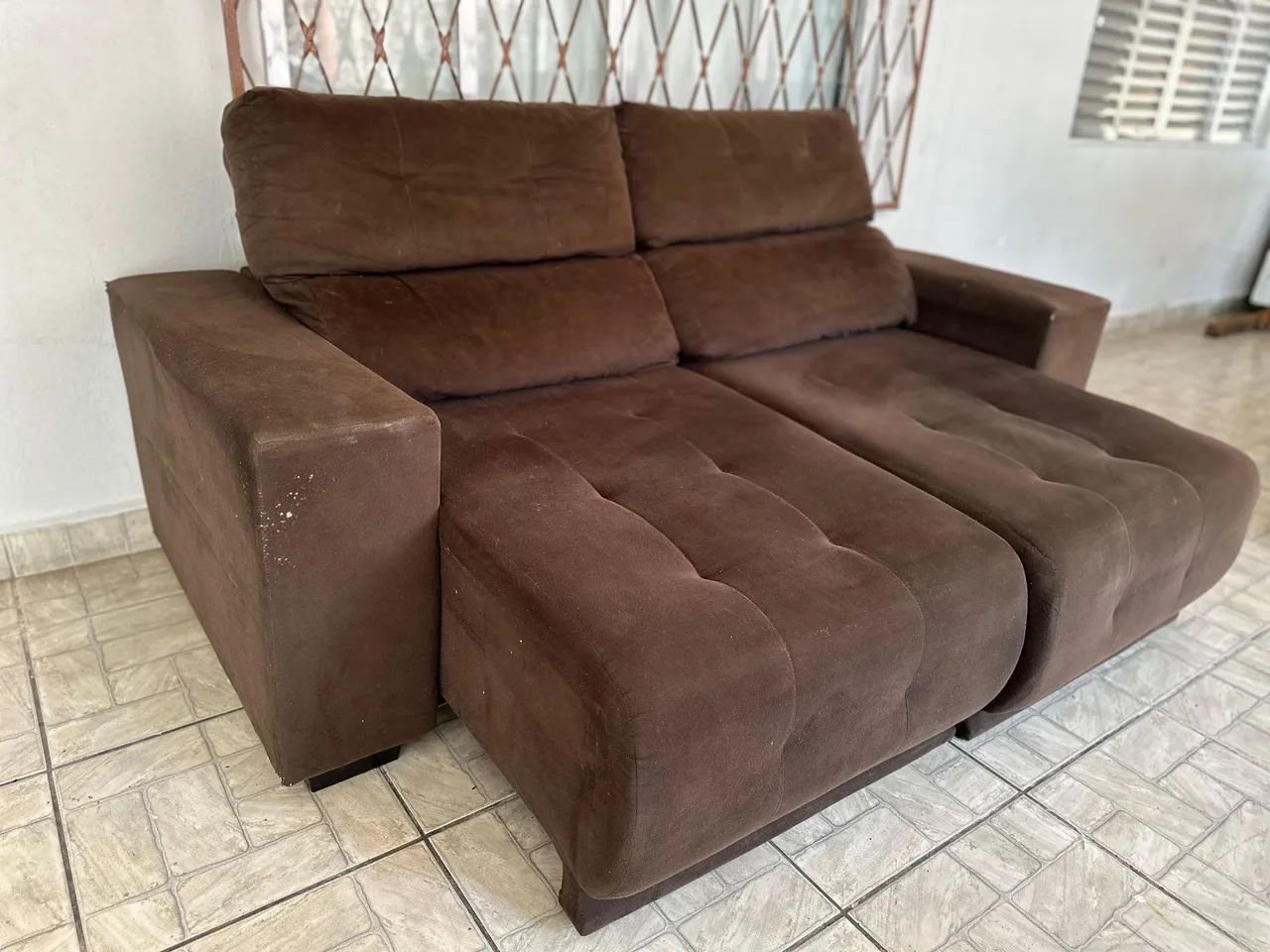 Sofa retrátil e reclinavel marrom  - ENTREGO! - Foto 4