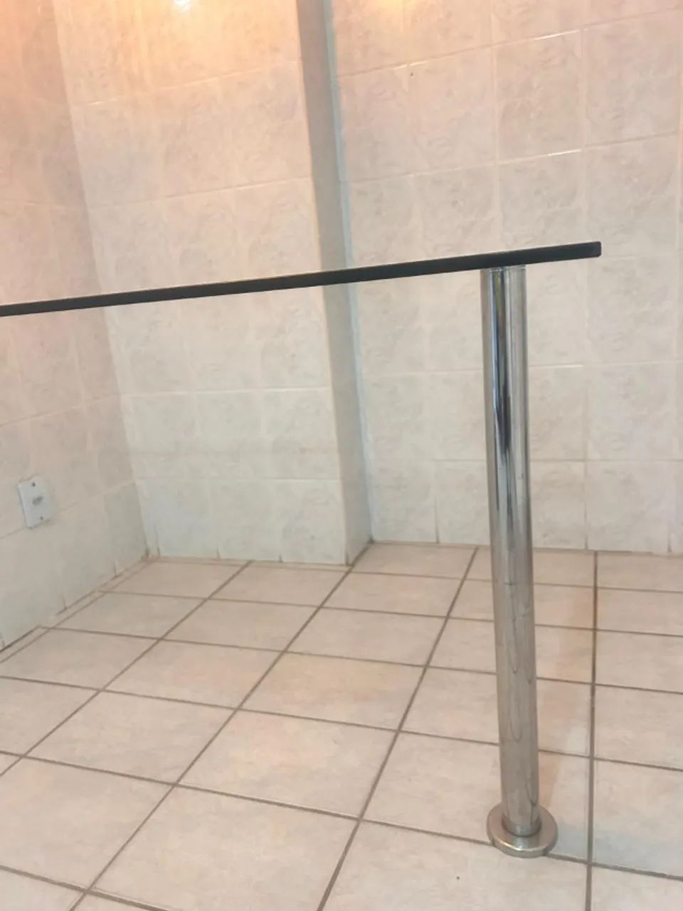 Mesa/Bancada de Vidro Moderna e Suspensa - R$ 250,00 - Foto 3