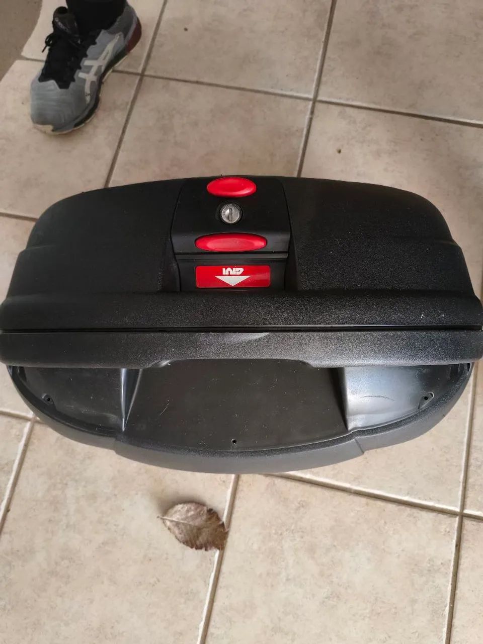 Vende-se baú de moto Givi