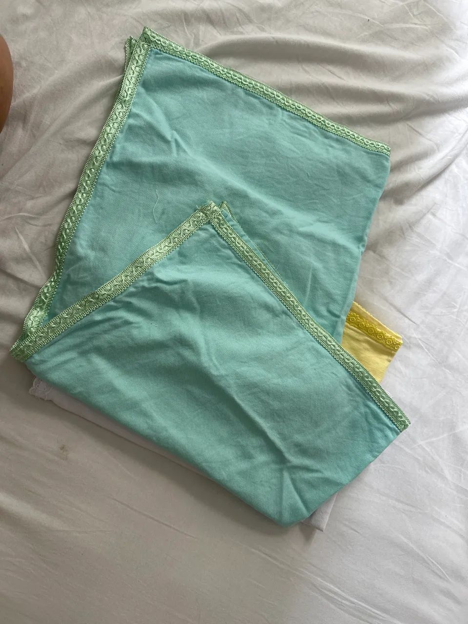 Kit 3 cueiros com bordado novos - Foto 2