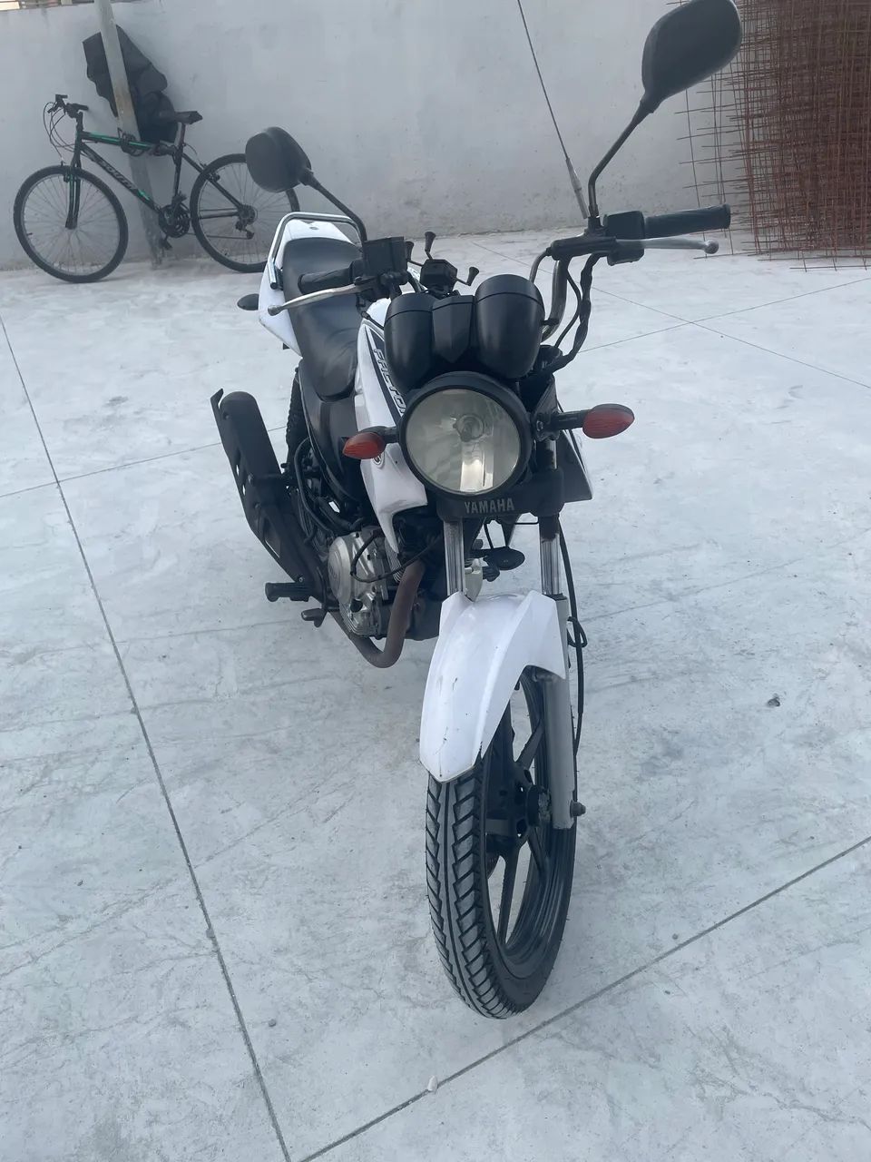 YBR Factor 125 ED branca , Modelo 2015 - Foto 3