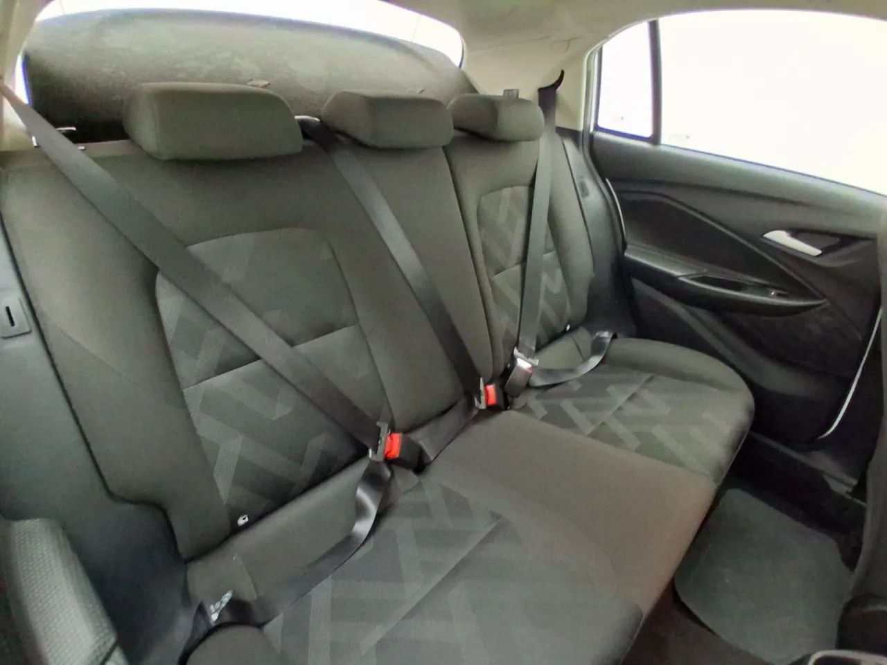 Chevrolet Onix Hatch 1.0 12V Flex Mec. 4P, foto 16 de 18
