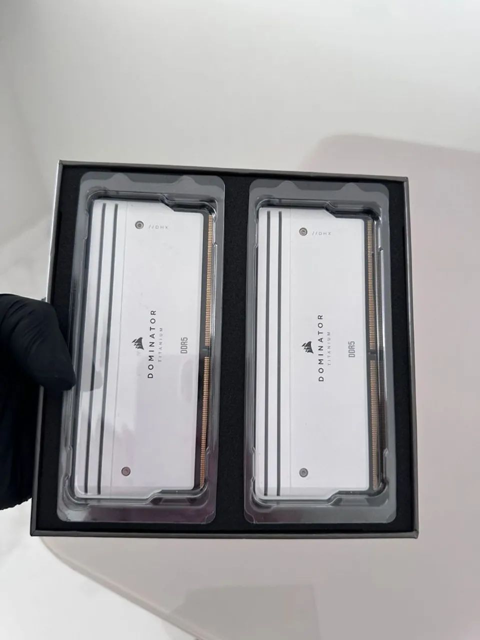CORSAIR DOMINATOR TITANIUM RGB 32GB (2x16GB) DDR5 DRAM 6400MT/s - Foto 2