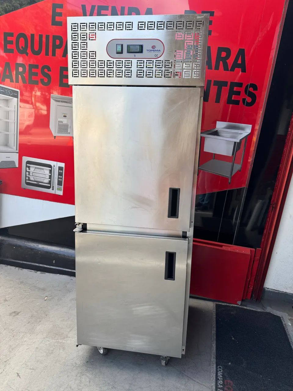 VENDO UMA GELADEIRA 2 PORTAS TOPEMA ESTADO DE NOVA