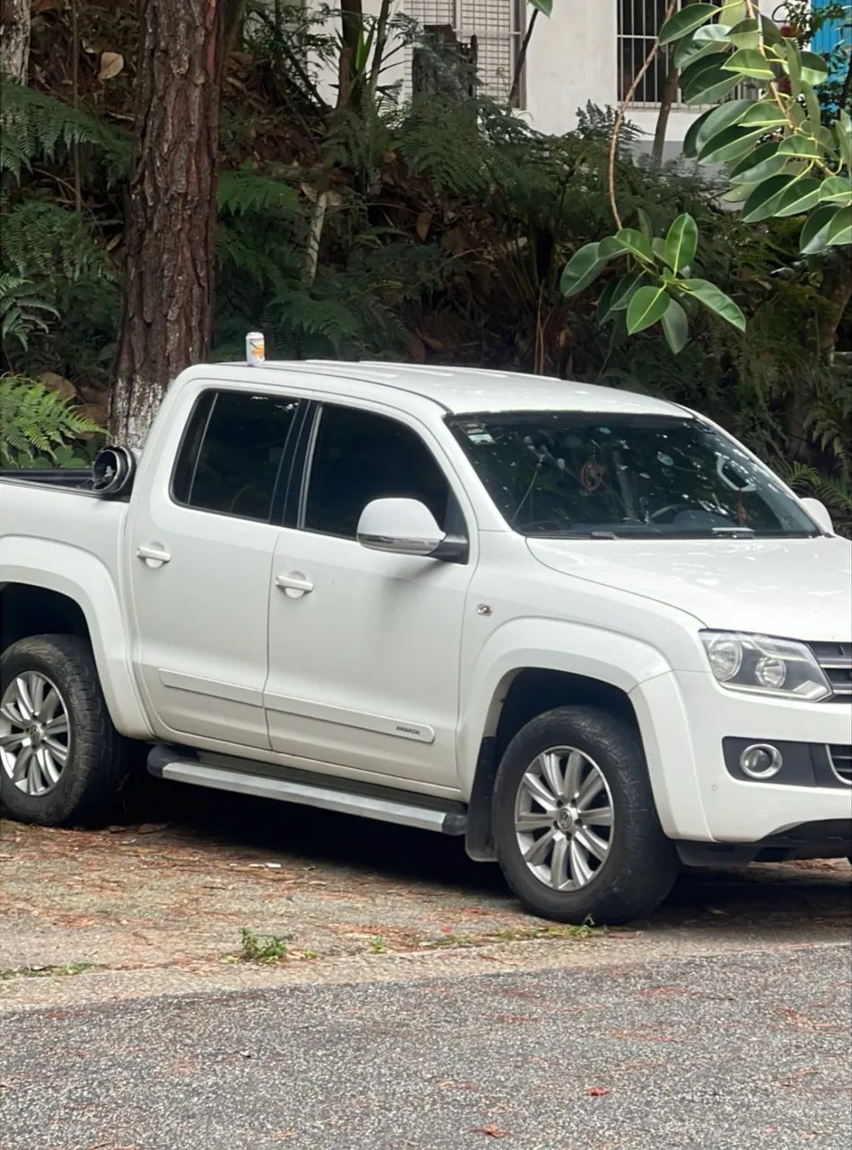 Volkswagen Amarok HIGH.CD 2.0 16V TDI 4X4 DIES. AUT 2013