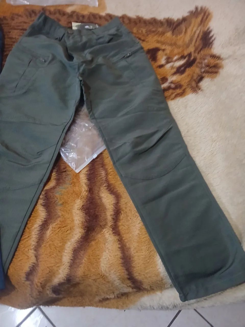 Vendo calça cargo tática  número 40,$120,00