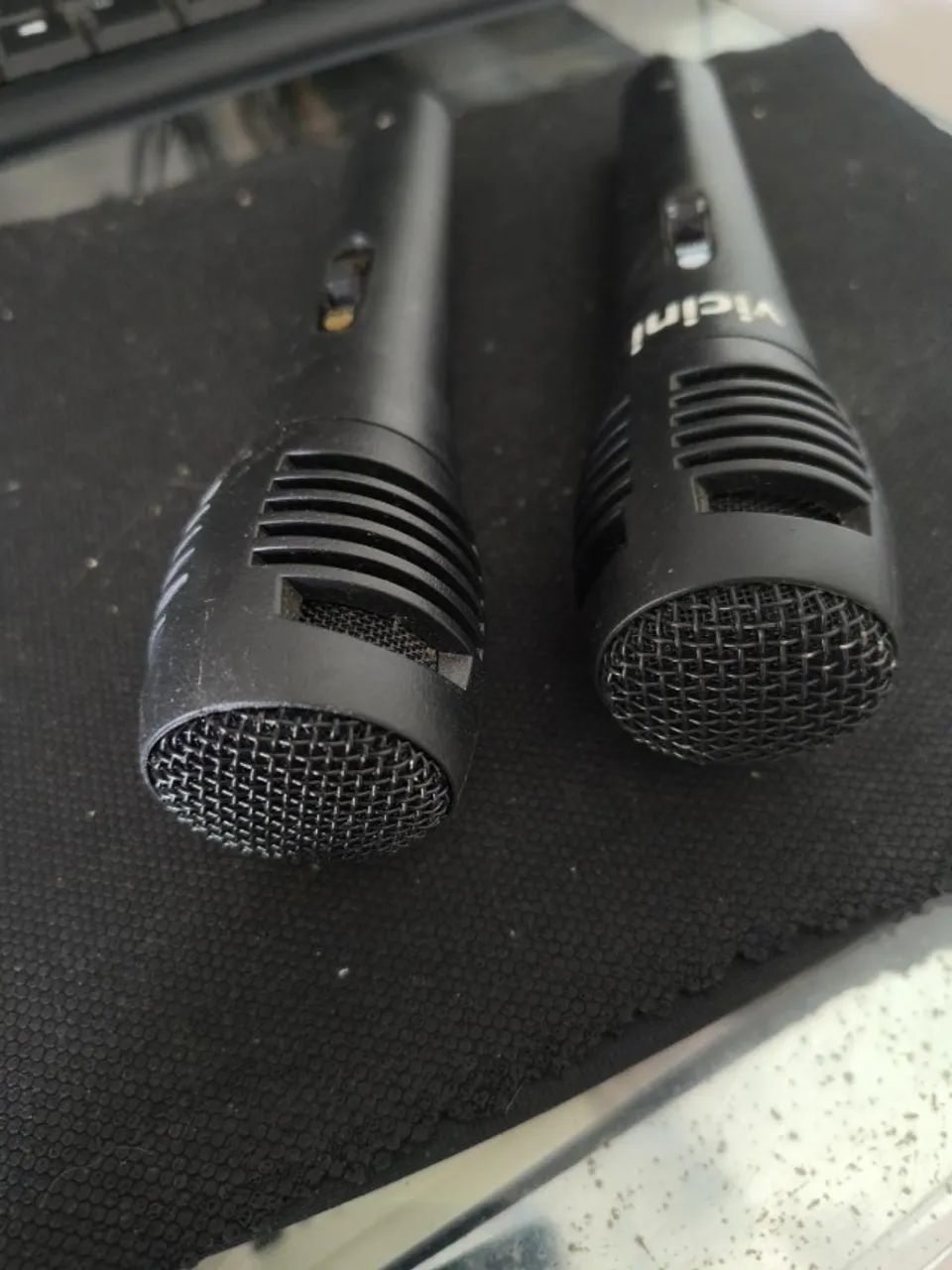 2 MICROFONES VICINI