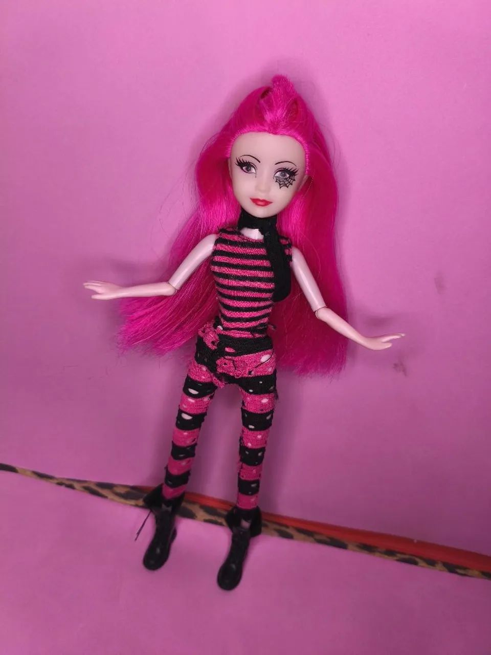 Boneca pixy punks usada rosa 