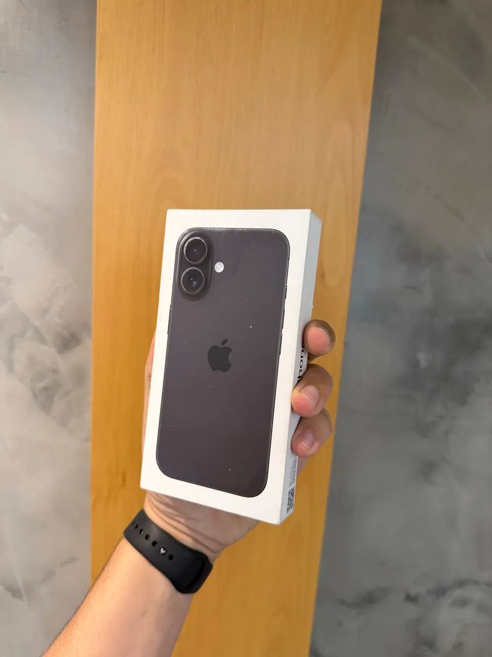 Caixa iPhone 16 128GB/256GB  Preto  - Foto 2