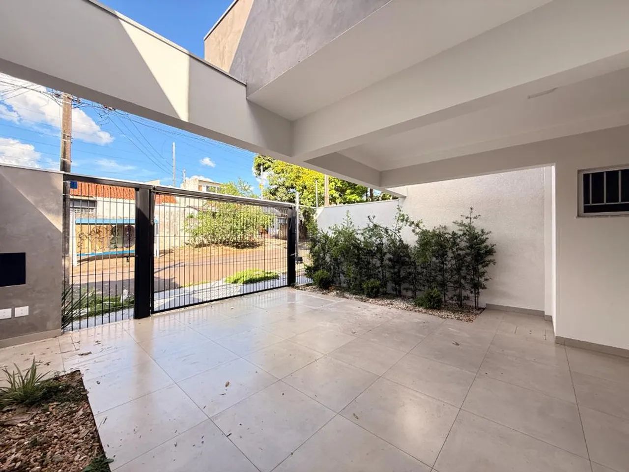 Casa para alugar em Maringá, Jardim Vitória, com 3 quartos, com 99 m² - Foto 3