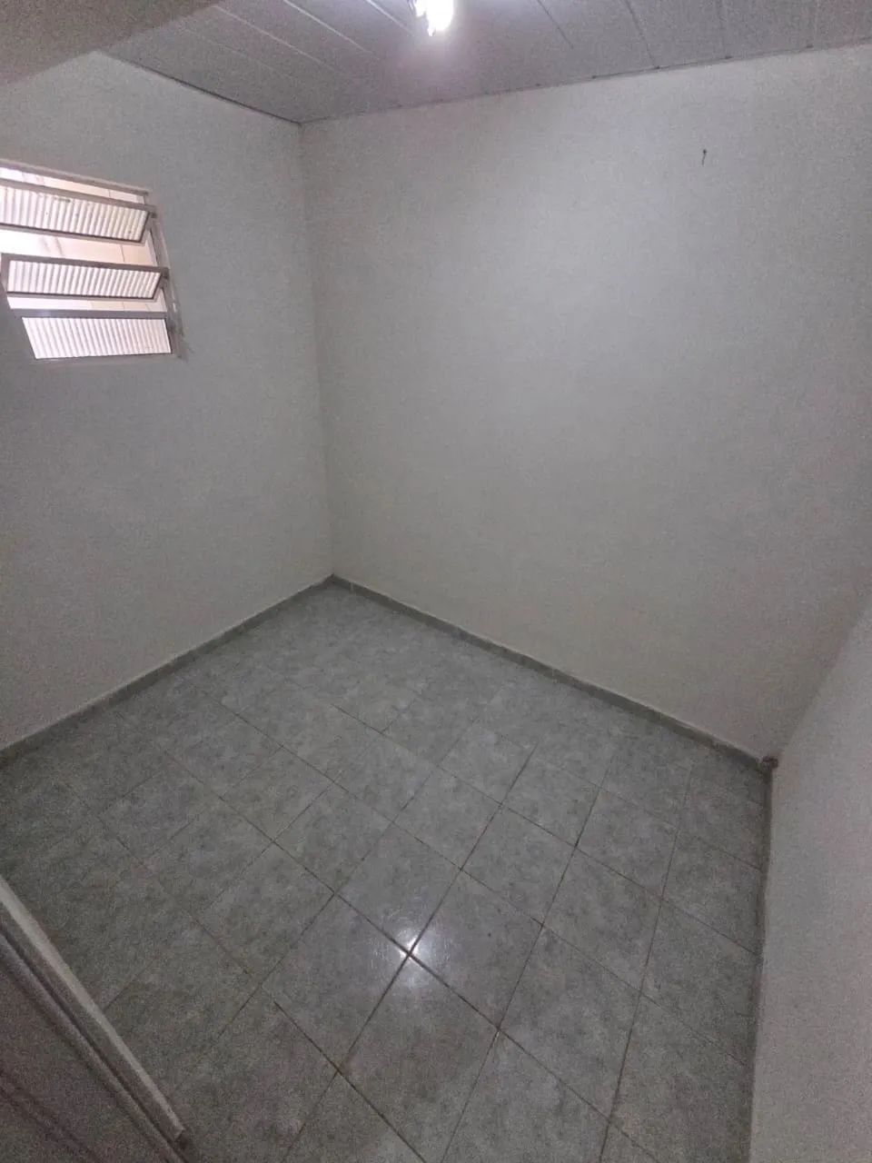 Vendo casa ampla, 04 quartos em Patos - PB, no Bairro da Maternidade. - Foto 4