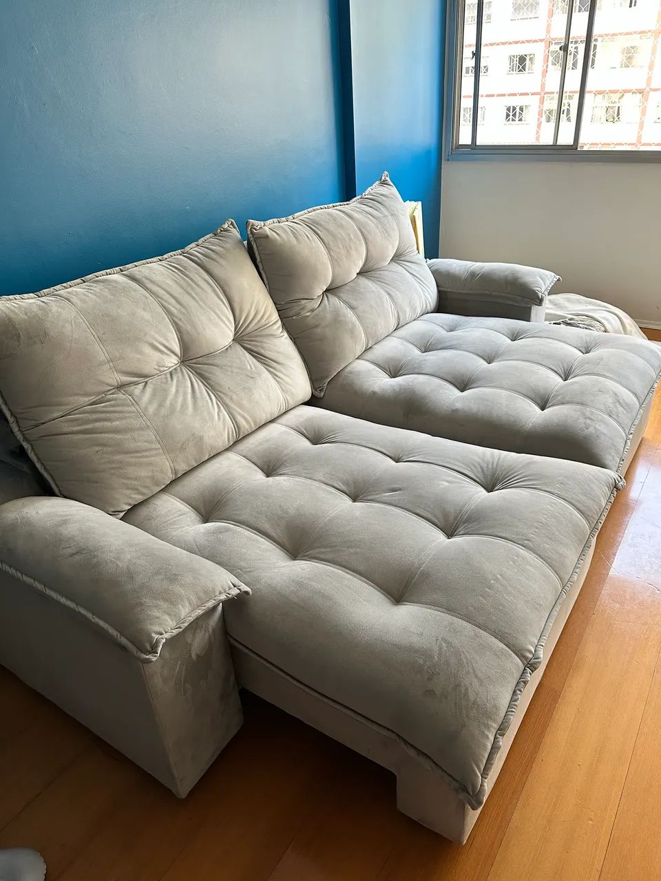 Sofá retrátil recém reformado 