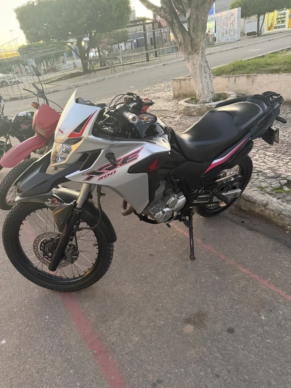 XRE 300 / vendo ou troco 