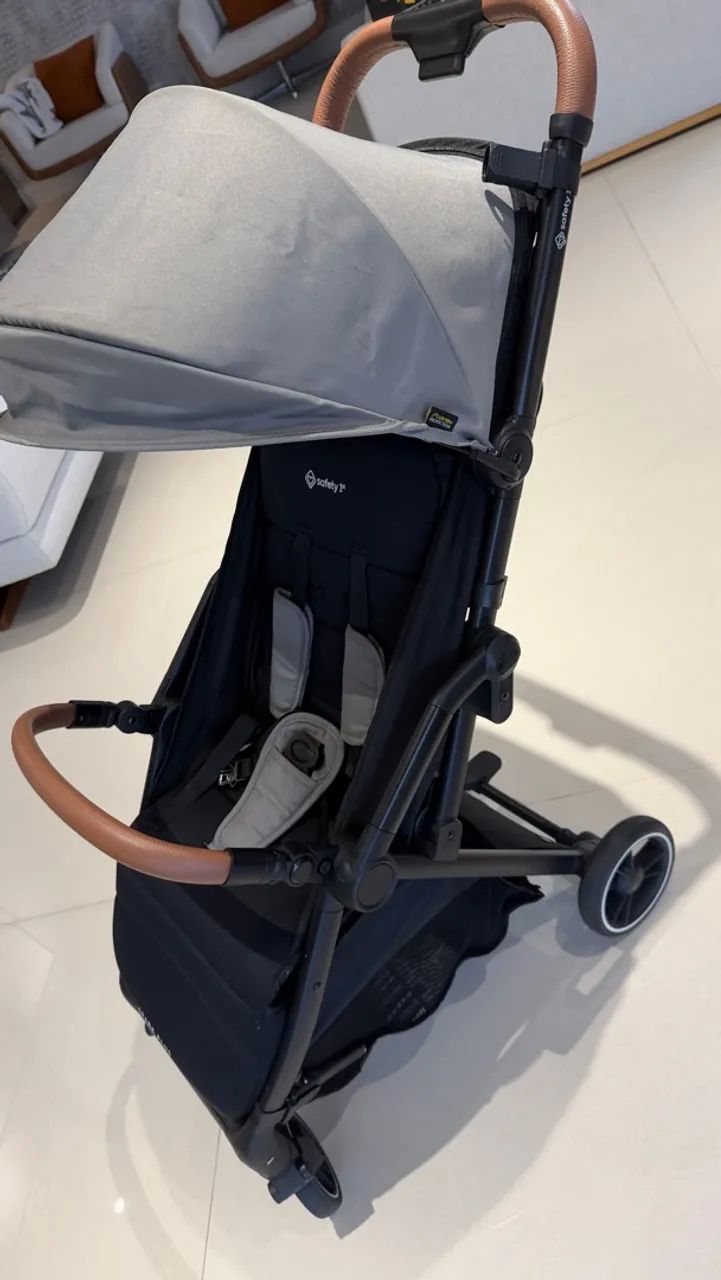 Carrinho de bebê e bebê conforto isofix