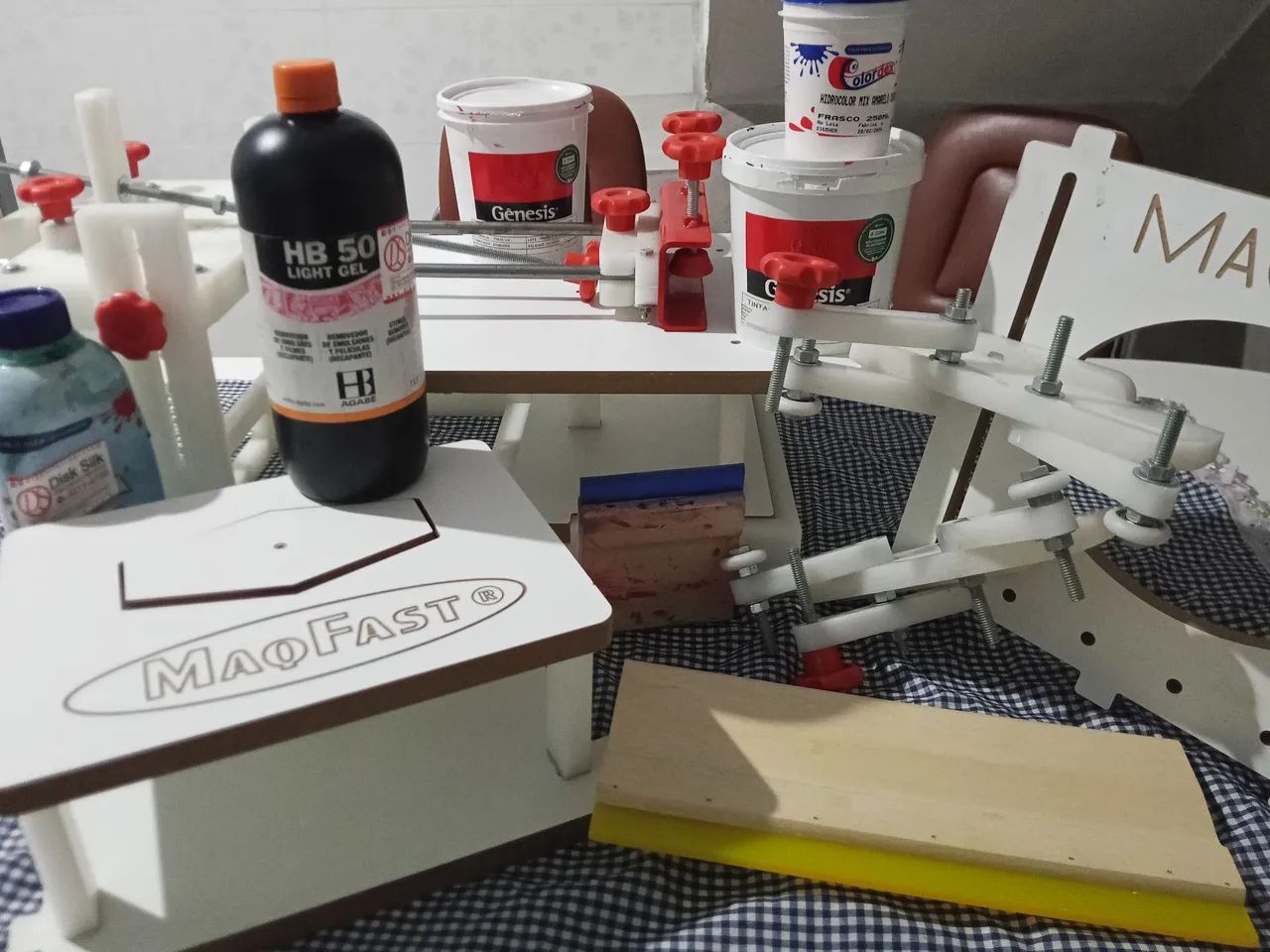 Máquina  Silkscreen. Copos, Camisetas, Bonés, Balões 