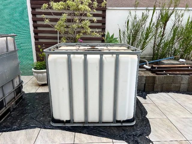 Containers 2 UNIDADES de 1.000 litros Usado para Agua NÃO Potável