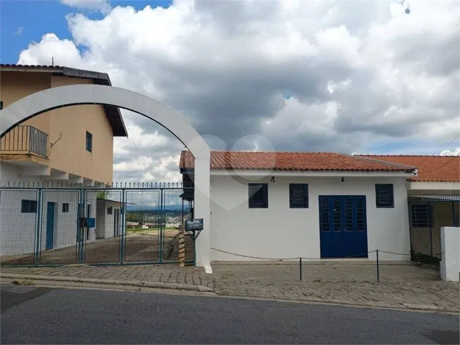 Salão Comercial a Venda no Jardim Melle em Vinhedo/SP