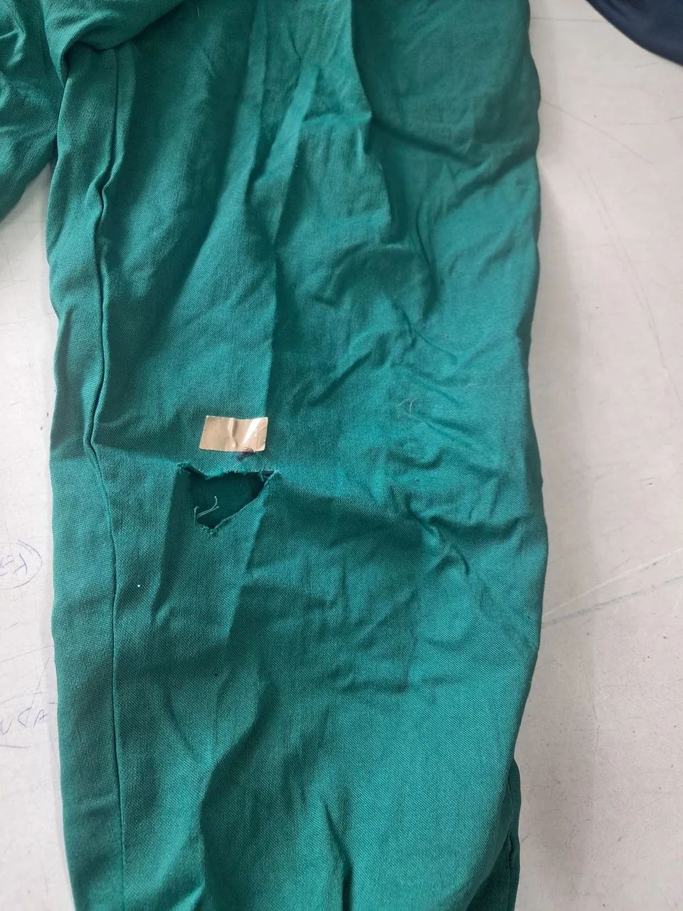 Roupas com defeito de fabreca so 1.00